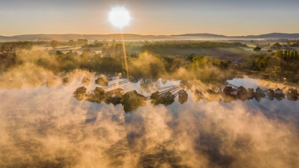 bokod lebeg� falu napfelkelte